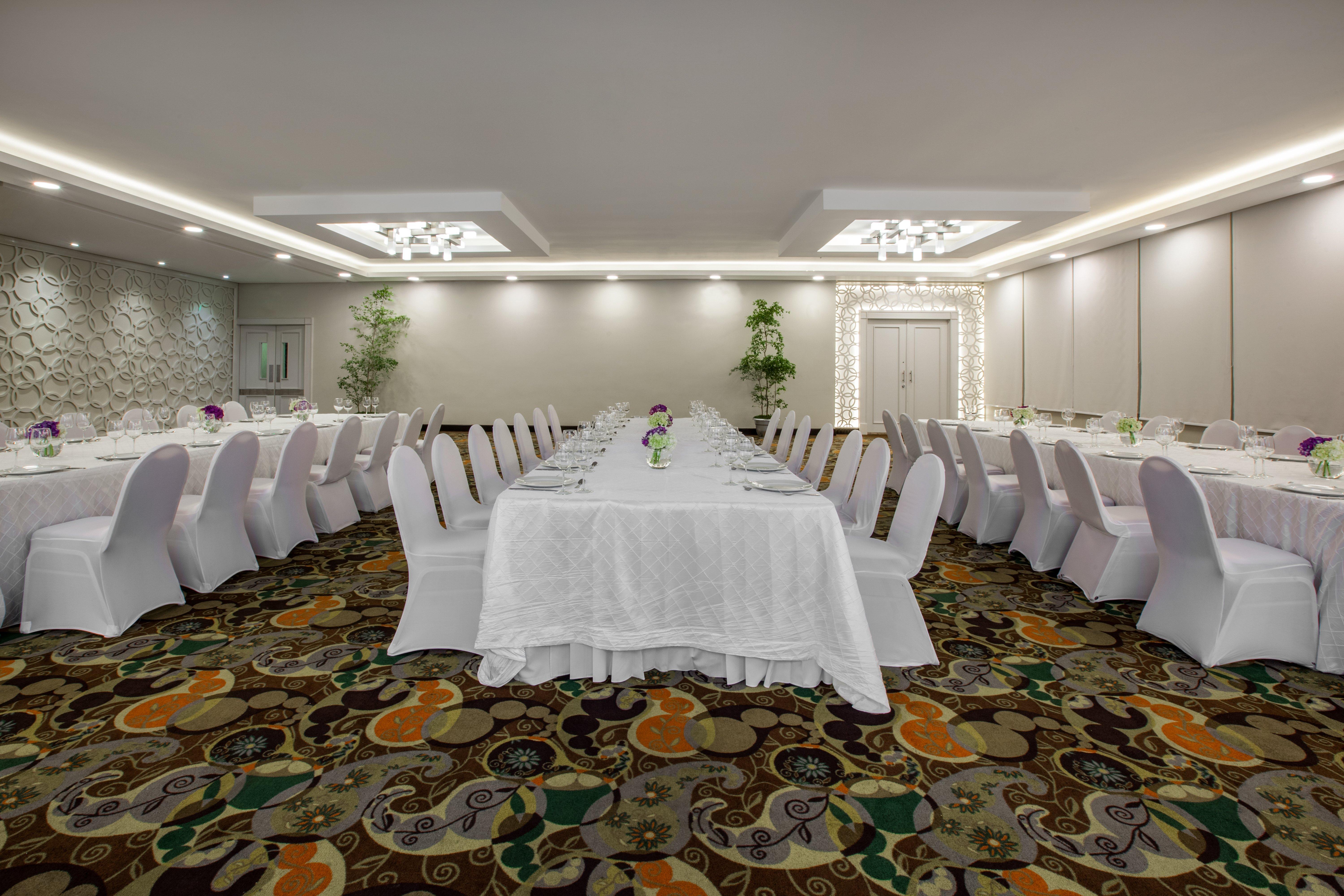 Crowne Plaza Santo Domingo By Ihg Hotel Exterior photo